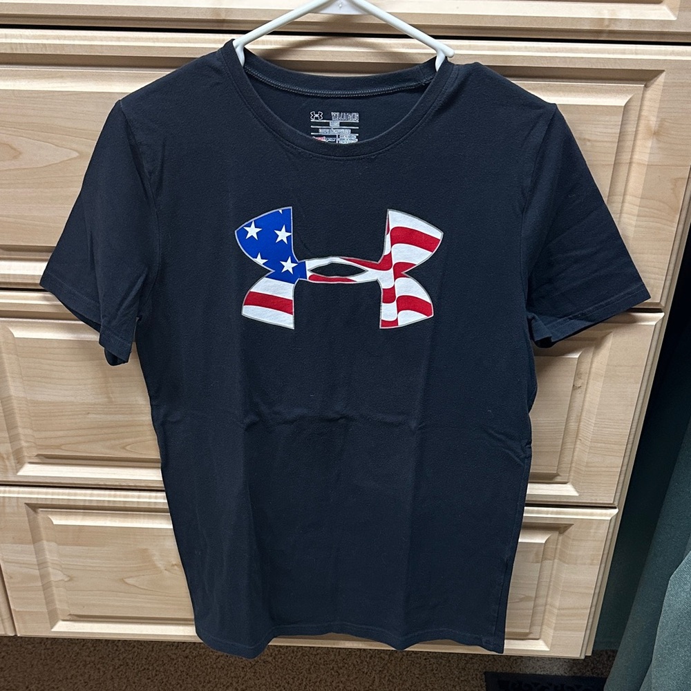 Under Armour Men's Black Tee with Flag Logo